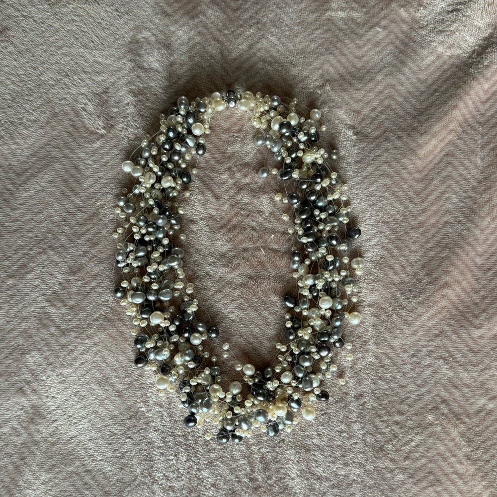 Tiffany &Co Iridesse pearls neckless - Picture 11 of 15